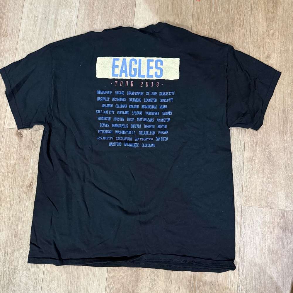 Gildan Black Short-Sleeve Tee with Yellow & Blue Scenic Print - Picture 3 of 3